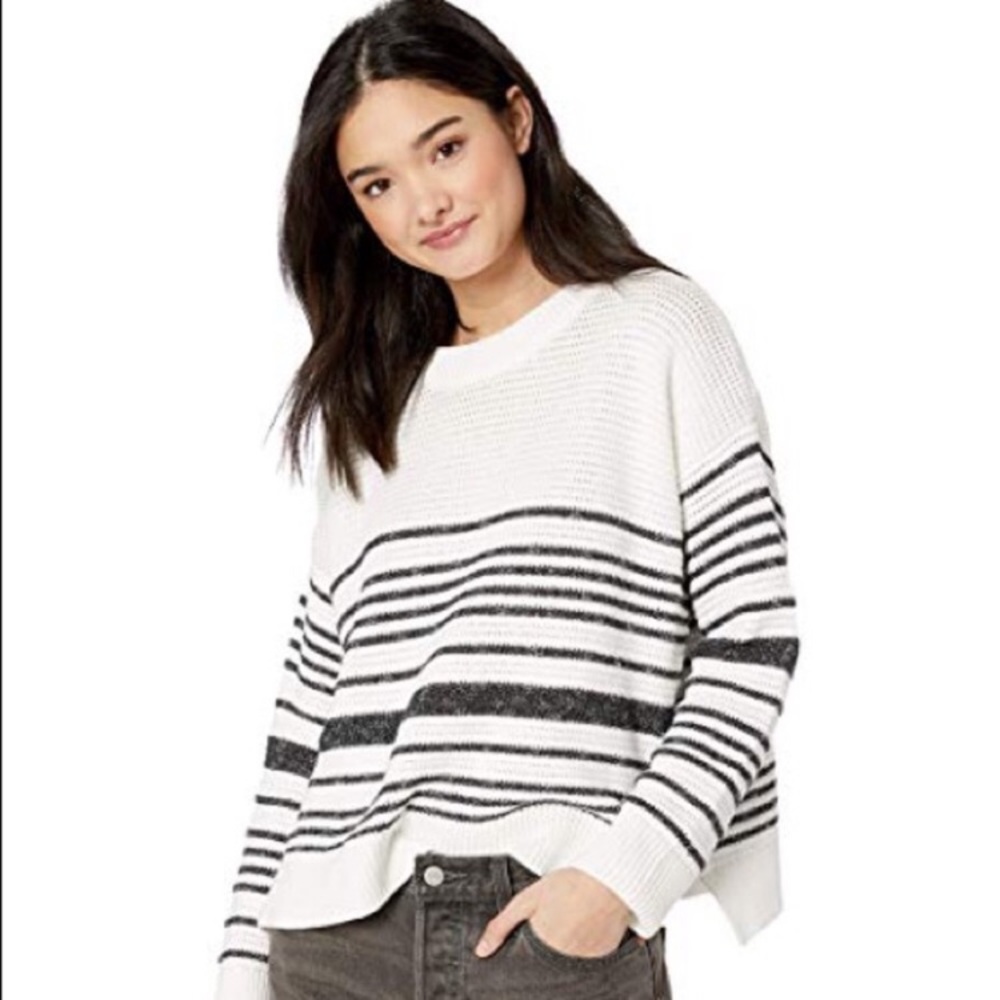 🌟HOST PICK🌟 Roxy Black & White Stripe Sweater